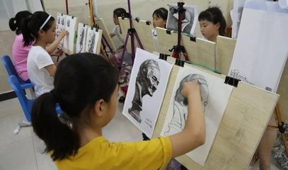 民辦培訓(xùn)機(jī)構(gòu) 優(yōu)勢、挑戰(zhàn)與未來展望